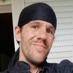 Roberto Sucht Freundschaften in Suhl